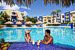 Piscina Hotel Hesperia Playa El Agua en Margarita